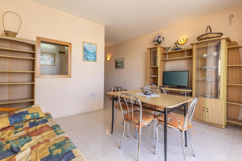 Lovely Seaview Apt At St Paul'S Bay ภายนอก รูปภาพ